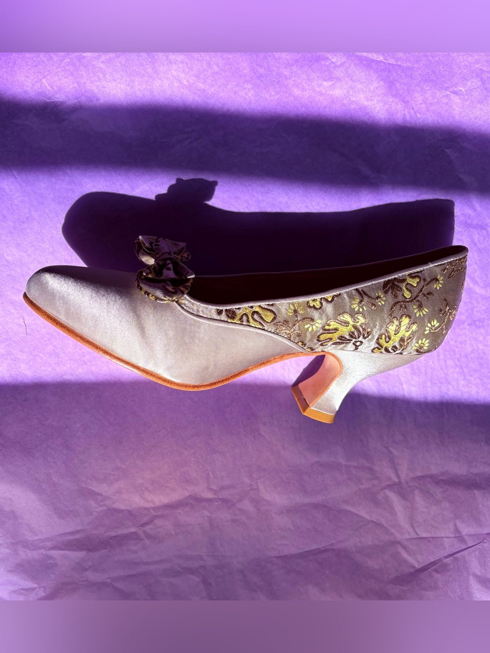 American Duchess Embroidered Cream Satin Bow Pumps with Gold Accents - Picture 5 of 12